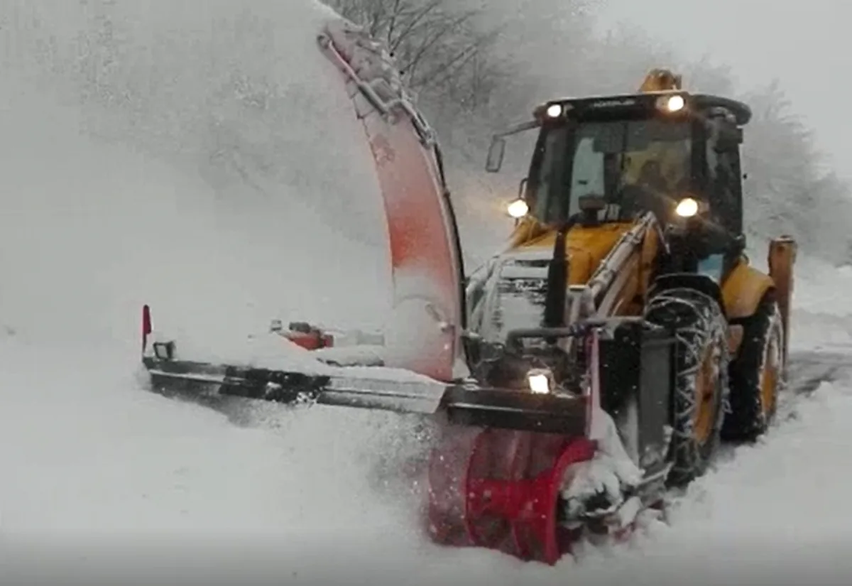 Snow Spray Machines Mountable To Earth Mover — 2