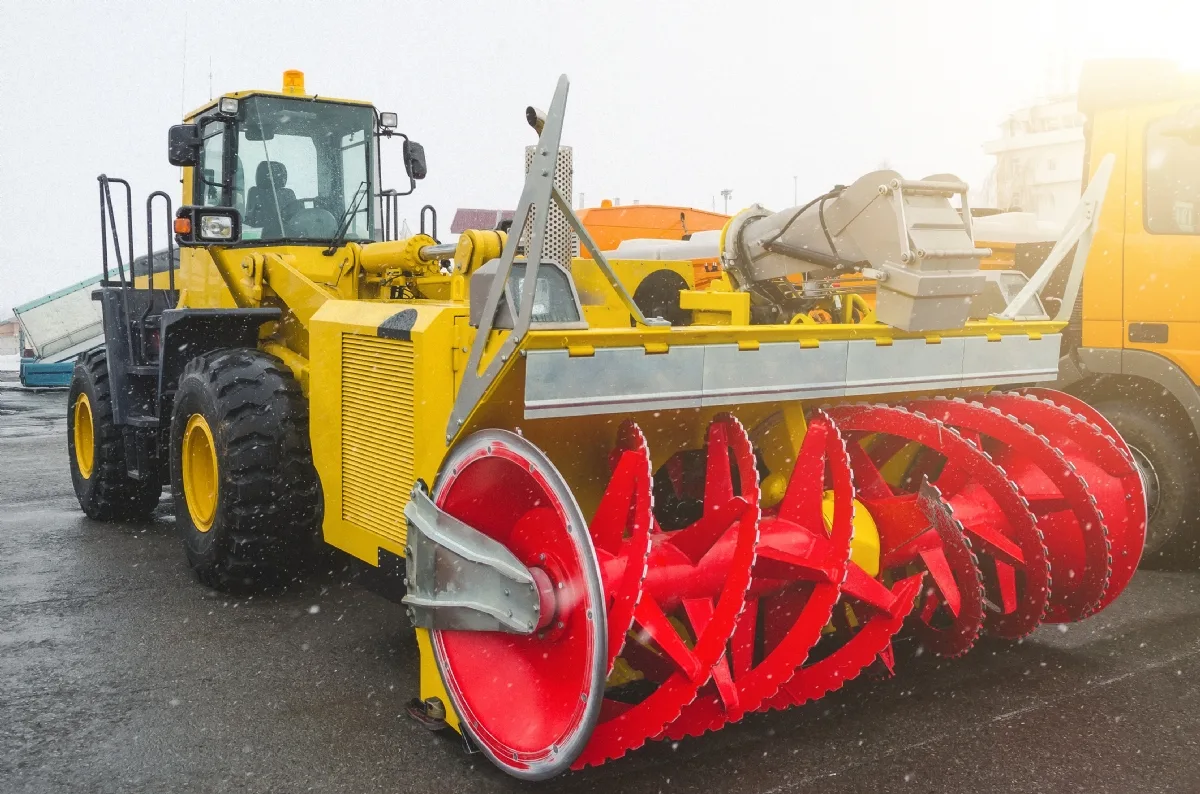 Snow Spray Machines Mountable To Earth Mover — 5