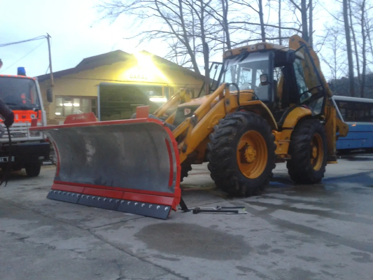 Tractor And Earth Mover Snow Blades — 4