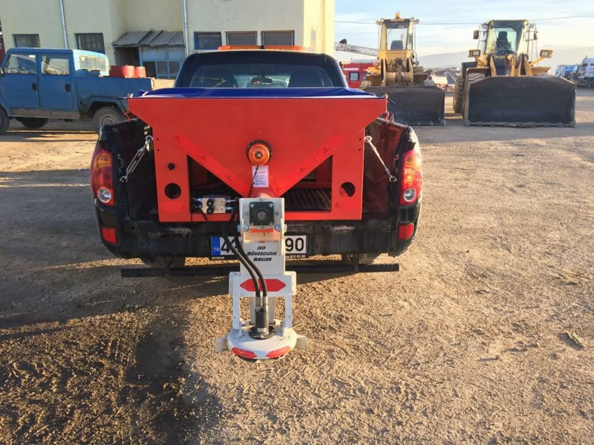 Pickup and Light Truck Front Salt Spreader — 4