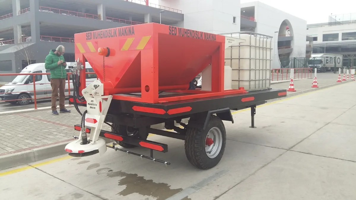 Trailer-Type Salt Spreader — 2